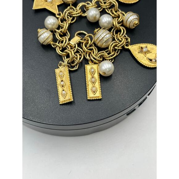 Vintage Gold Tone Revival Moghul Pearl Medallion Charm Etruscan Bracelet - Picture 9 of 9